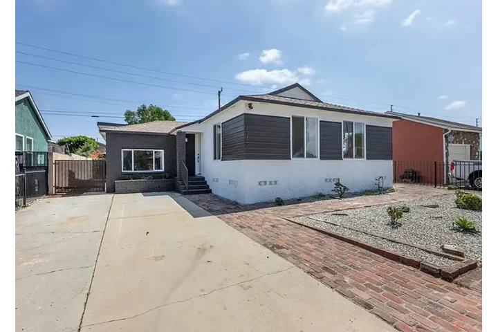 $2499 : LOCATION...LOCATION...LOCATION image 1
