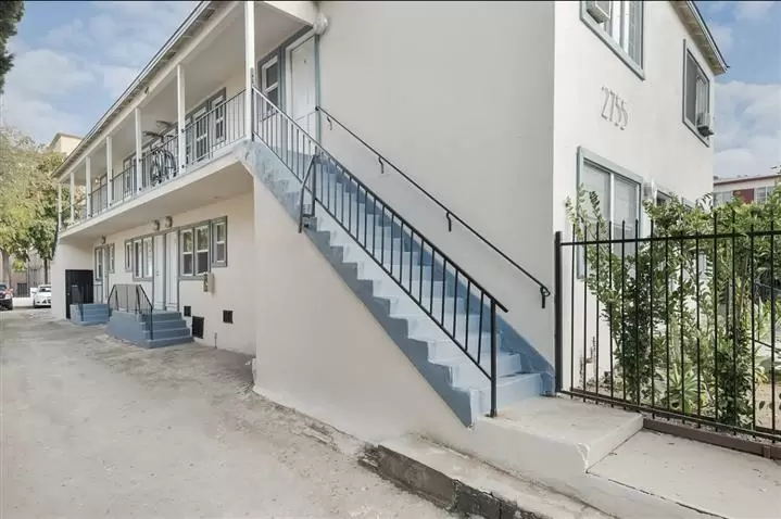 $1350 : 1bd 1ba apartment for rent image 1