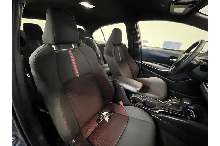 $26978 : Toyota Corolla Hybrid 2024 S image 9