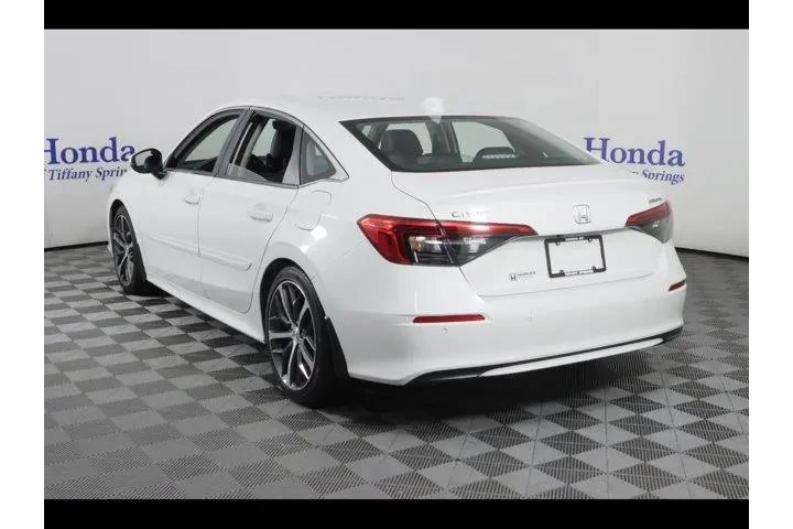 $29475 : Honda Civic 2024 Touring 4dr image 5