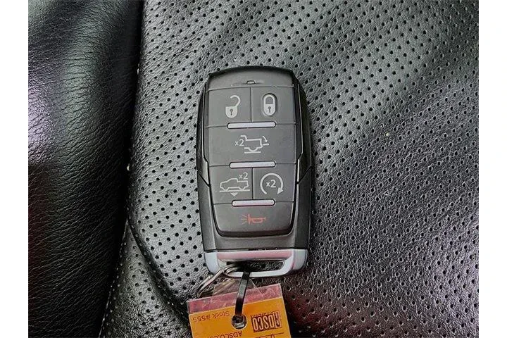 $38975 : Ram 1500 2020 4x4 Limited 4d image 6