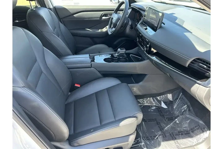 $33133 : Nissan Rogue 2025 SL 4dr Cro image 9