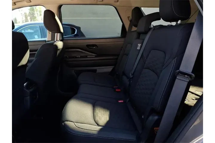 $26948 : Nissan Pathfinder 2024 SV 4d image 9