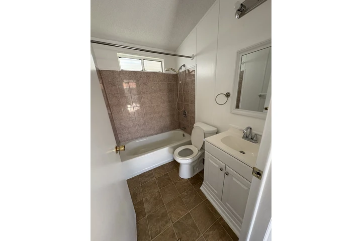 $2300 : Mobil Home-Gardena image 5