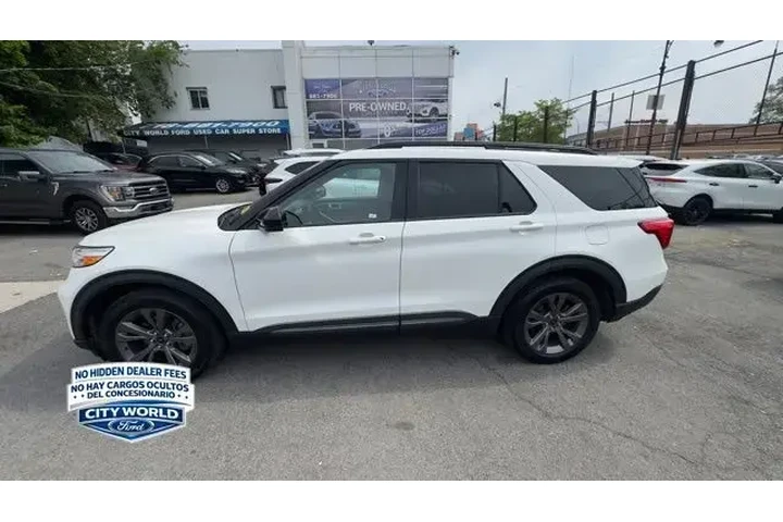$30288 : Ford Explorer 2023 AWD XLT 4 image 2