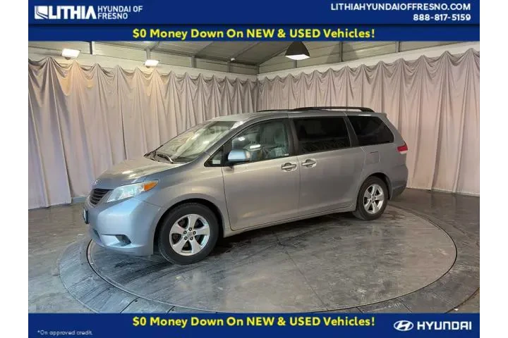 $9899 : Toyota Sienna 2012 LE 7-Pass image 1