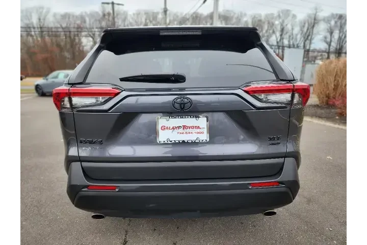 $33999 : Toyota RAV4 2023 AWD XLE Pre image 6