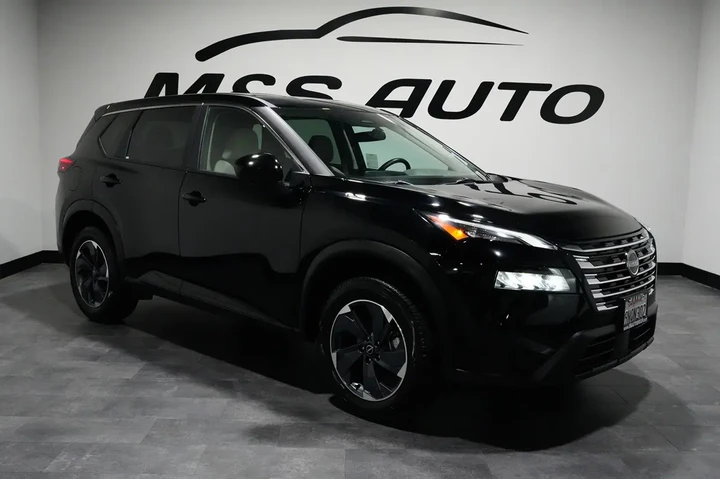 $21832 : 2025 Rogue SV image 3