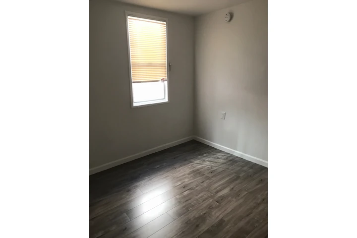 $1850 : 116 Glendale Blvd image 4