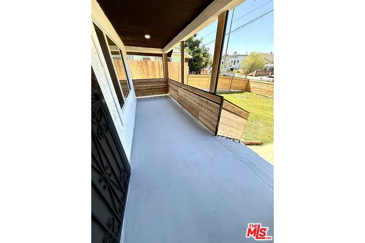 $1500 : Boyle Heights 2 Bed/ 2 Bath image 2