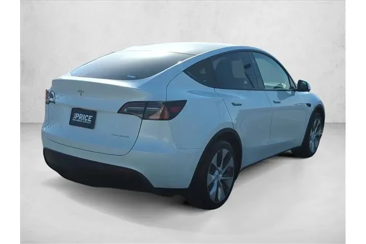 $29380 : Tesla Model Y 2023 AWD 4dr C image 5