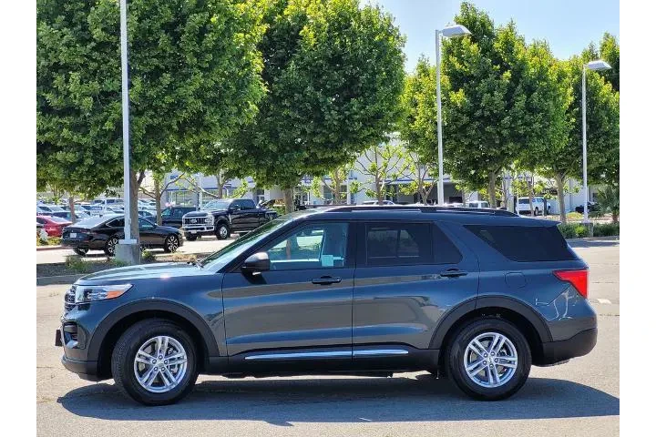 $29900 : Ford Explorer 2022 XLT 4dr S image 7