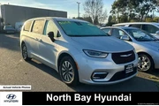 Chrysler Pacifica Plug-In Hy en Santa Rosa