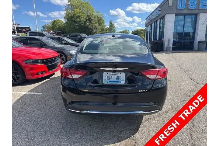 $2987 : Chrysler 200 2016 Limited 4d image 5