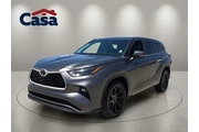 $29500 : Toyota Highlander 2023 LE 4d thumbnail