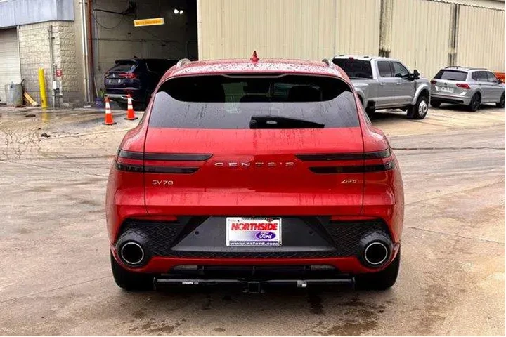 $28977 : Genesis GV70 2022 AWD 2.5T S image 7