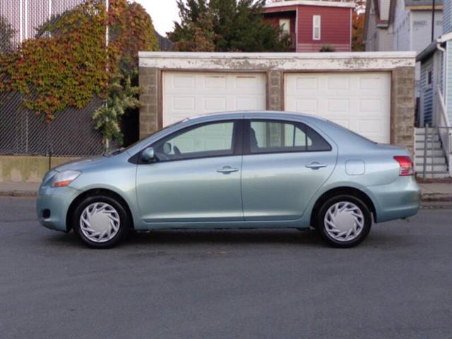 $7800 : 2010 Yaris image 10