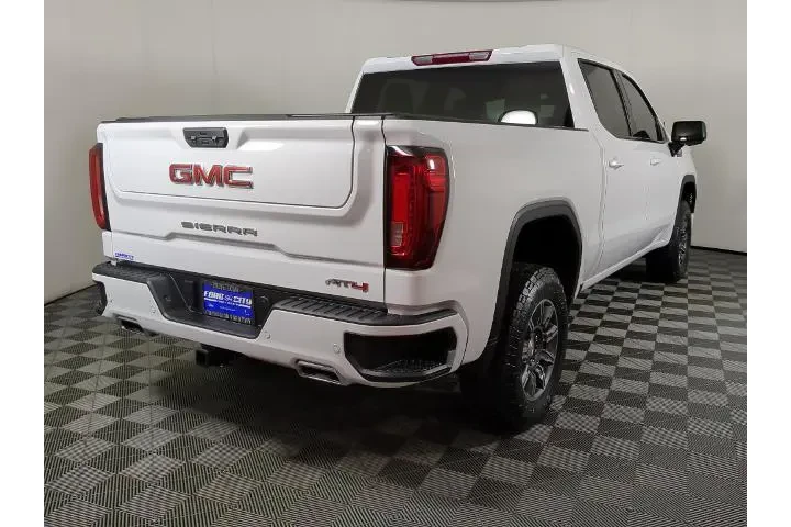 GMC Sierra 1500 2024 4x4 AT4 image 9