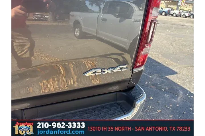 $30988 : Ram 1500 2021 4x4 Laramie 4d image 8