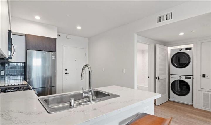 $2695 : Located in Westwood image 3