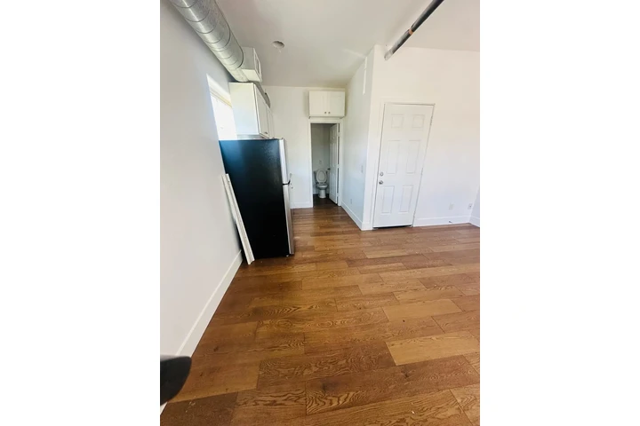 $1900 : Renta Studio (Santa Ana) image 5