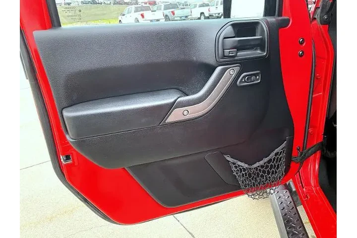 $16645 : Jeep Wrangler Unlimited 2016 image 9