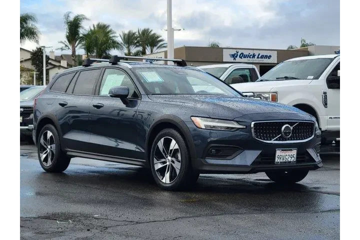 $34500 : Volvo V60 Cross Country 2023 image 1
