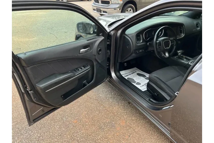 $9999 : 2015 Charger SXT image 10