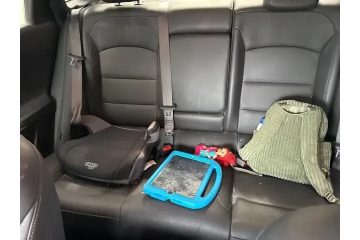 $22068 : Chevrolet Malibu 2023 LT 4dr image 9