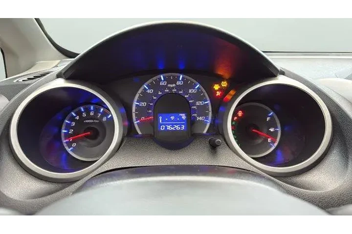 $9867 : Honda Fit 2012 Base 4dr Hatc image 8