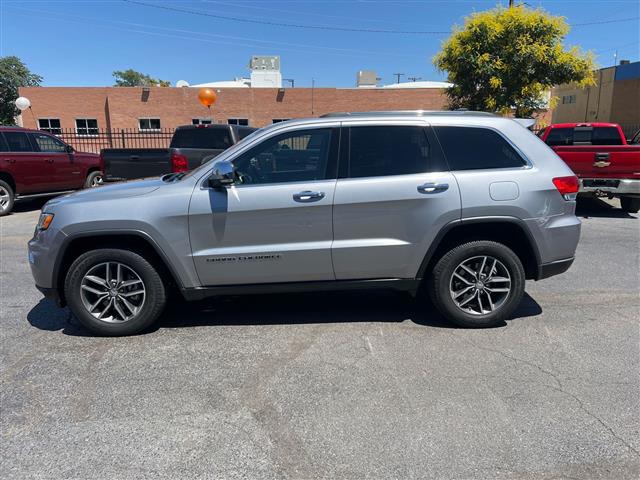 $19888 : 2017 Grand Cherokee Limited, image 2