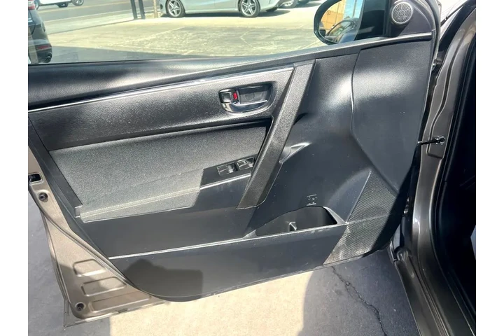 2018 Corolla L CVT image 9