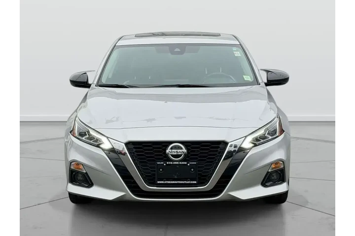 $23298 : Nissan Altima 2022 2.5 SL 4d image 2