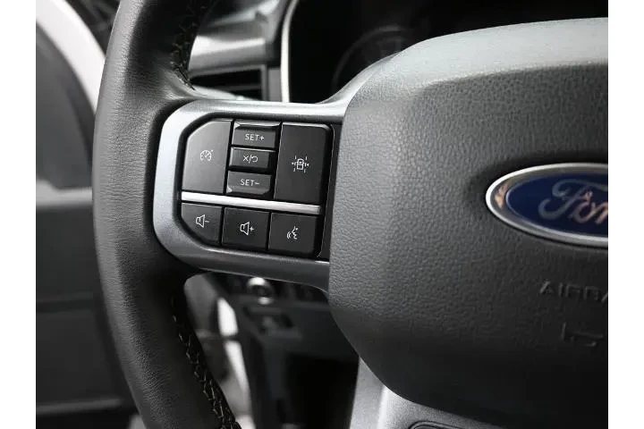 $35352 : Ford F-150 2023 4x4 XLT 4dr image 3