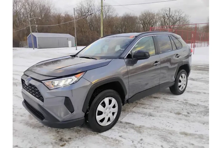 $19995 : 2020 RAV4 LE image 9