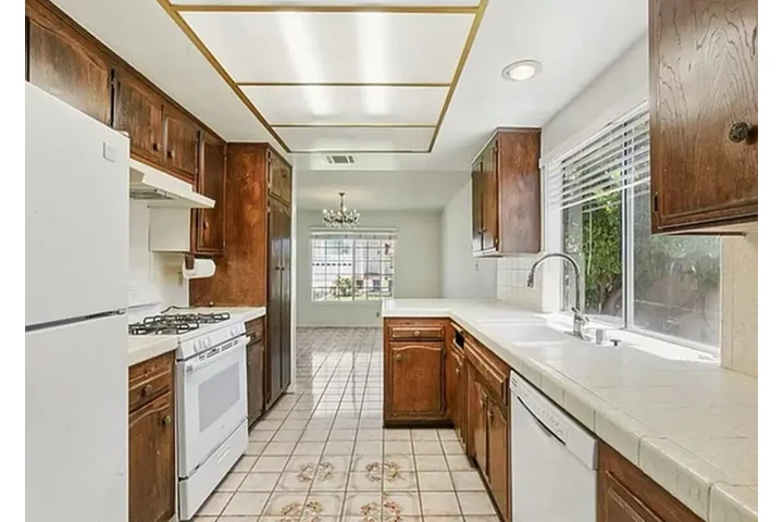 $2500 : 3 Bedroom Home In Inglewood image 3