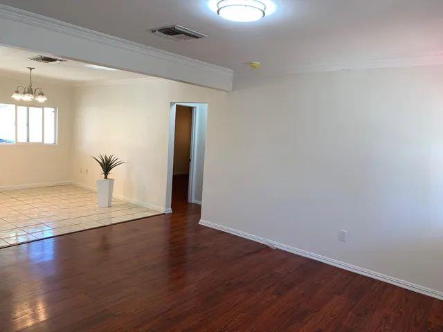 $1400 : East Los Angeles 2 & 1 image 3