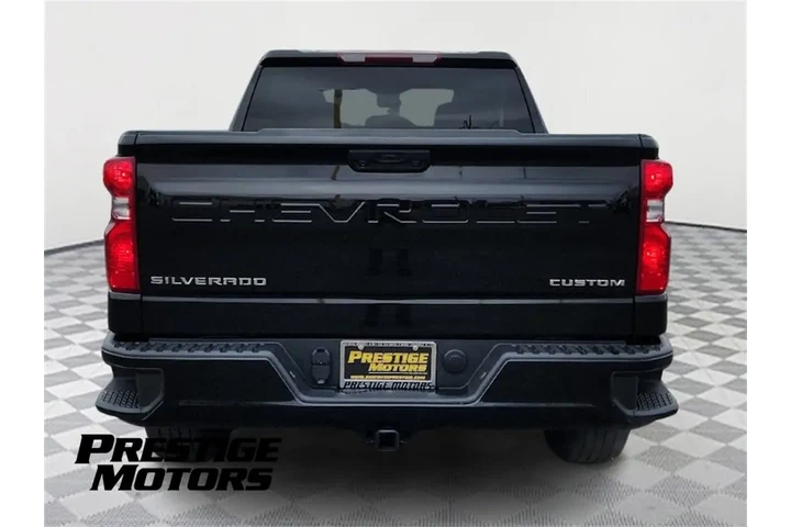 $32956 : 2023 Silverado 1500 Custom image 6