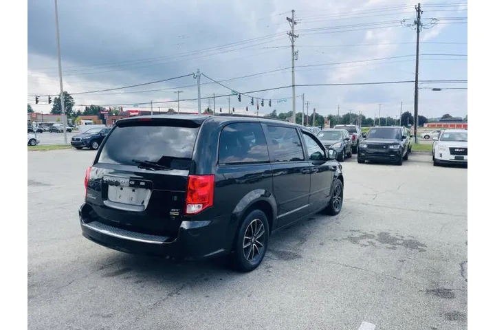 $6450 : 2017 Grand Caravan GT image 7