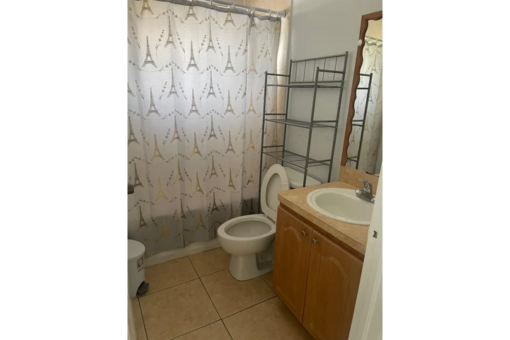 $1200 : Cuarto Estudio (efficency) image 8