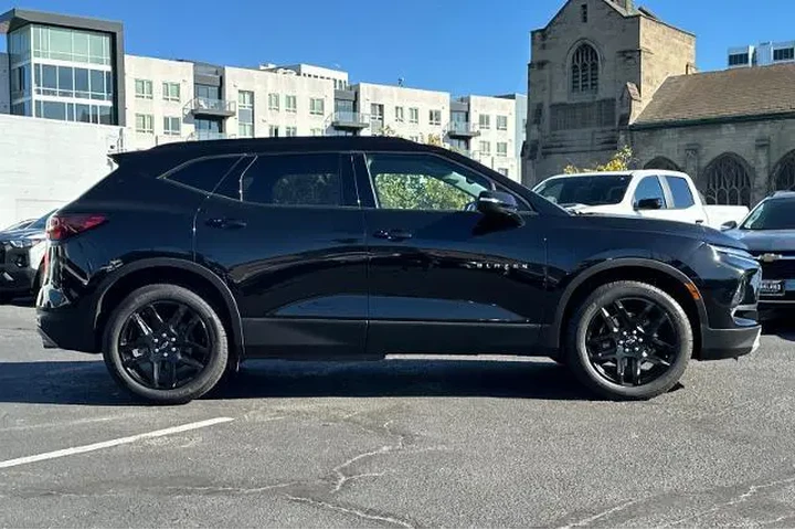 $27900 : Chevrolet Blazer 2023 AWD LT image 3