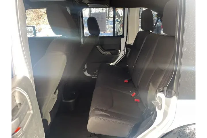 $14595 : Jeep Wrangler Unlimited 2017 image 10