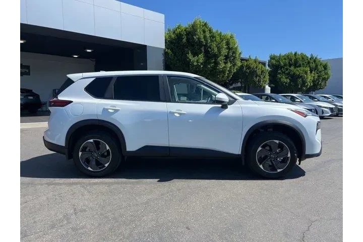 $26099 : Nissan Rogue 2025 SV 4dr Cro image 7