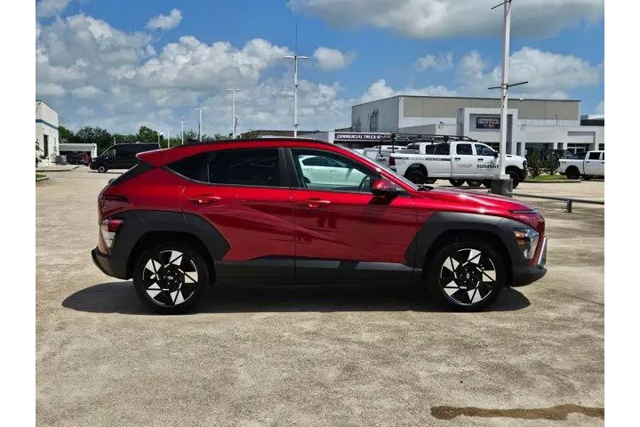 $21717 : Hyundai KONA 2025 SEL 4dr Cr image 2