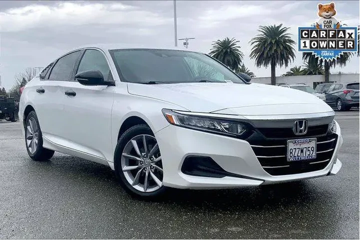 $24985 : Honda Accord 2022 LX 4dr Sed image 2