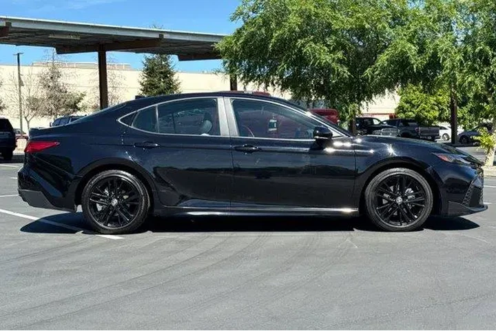 $29530 : Toyota Camry 2025 SE 4dr Sed image 10
