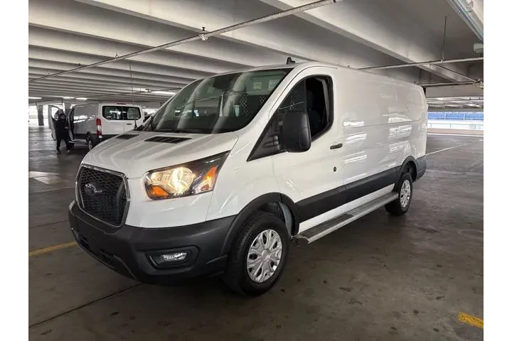 $30995 : Ford Transit 2023 250 3dr SW image 1