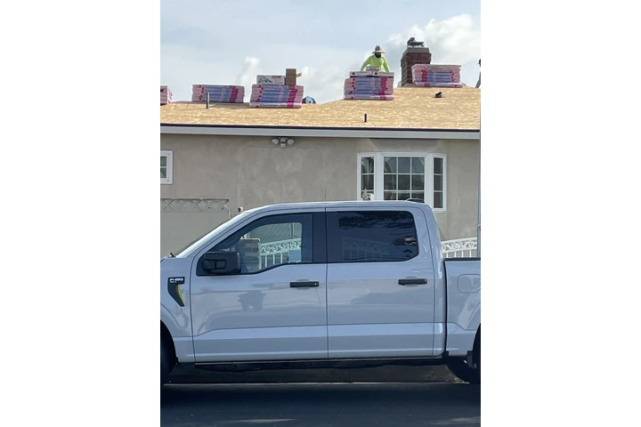 Muñoz r roofing image 1