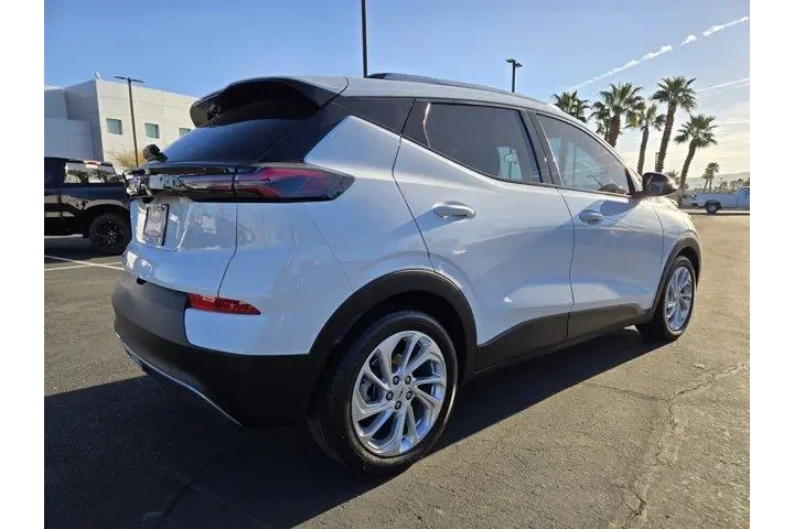 $19991 : Chevrolet Bolt EUV 2023 LT 4 image 6