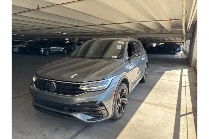 $21995 : Volkswagen Tiguan 2023 SE R- image 1